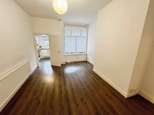 Dining room- click for photo gallery